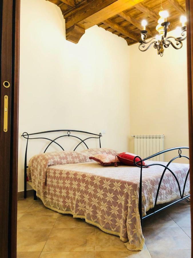 Casa Vacanze La Torretta Sutri Exterior foto